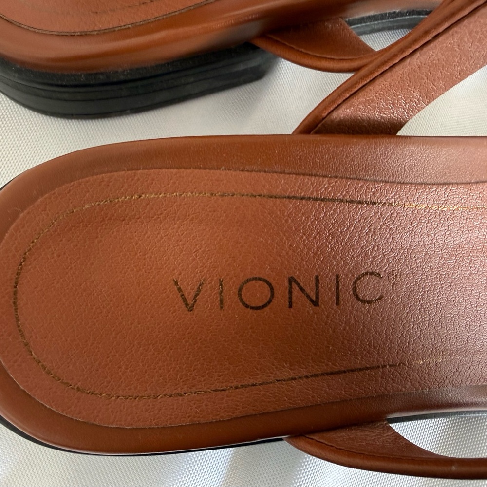 Vionic Women's Tan Sandals - Picture 5 of 5